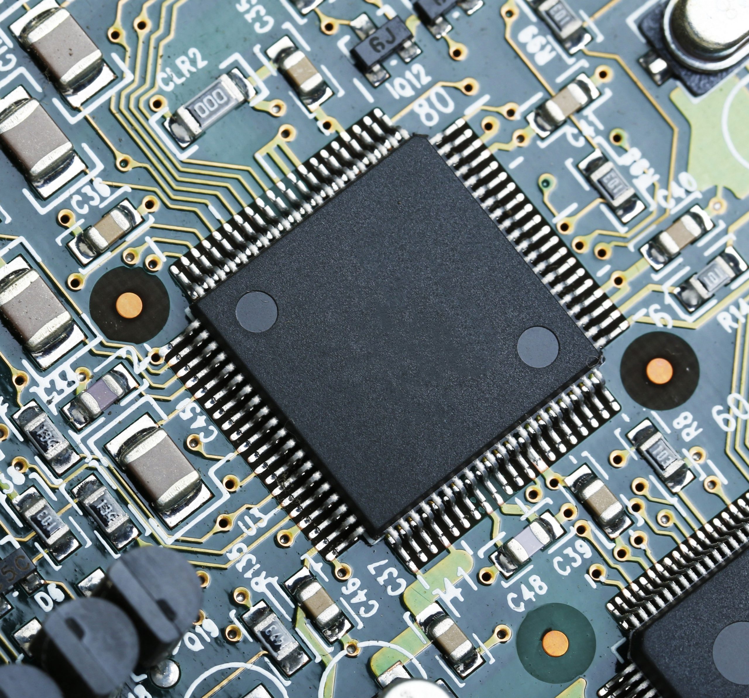Silicon Free 2D Material Computer Signals New Era of Ultra Thin Chips ...