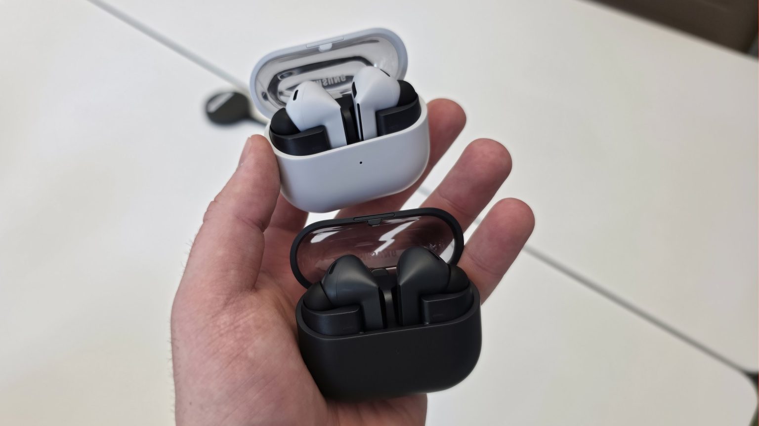 Samsung Launches Galaxy Buds 3 FE with AI-Powered Live Translation – IGNITO